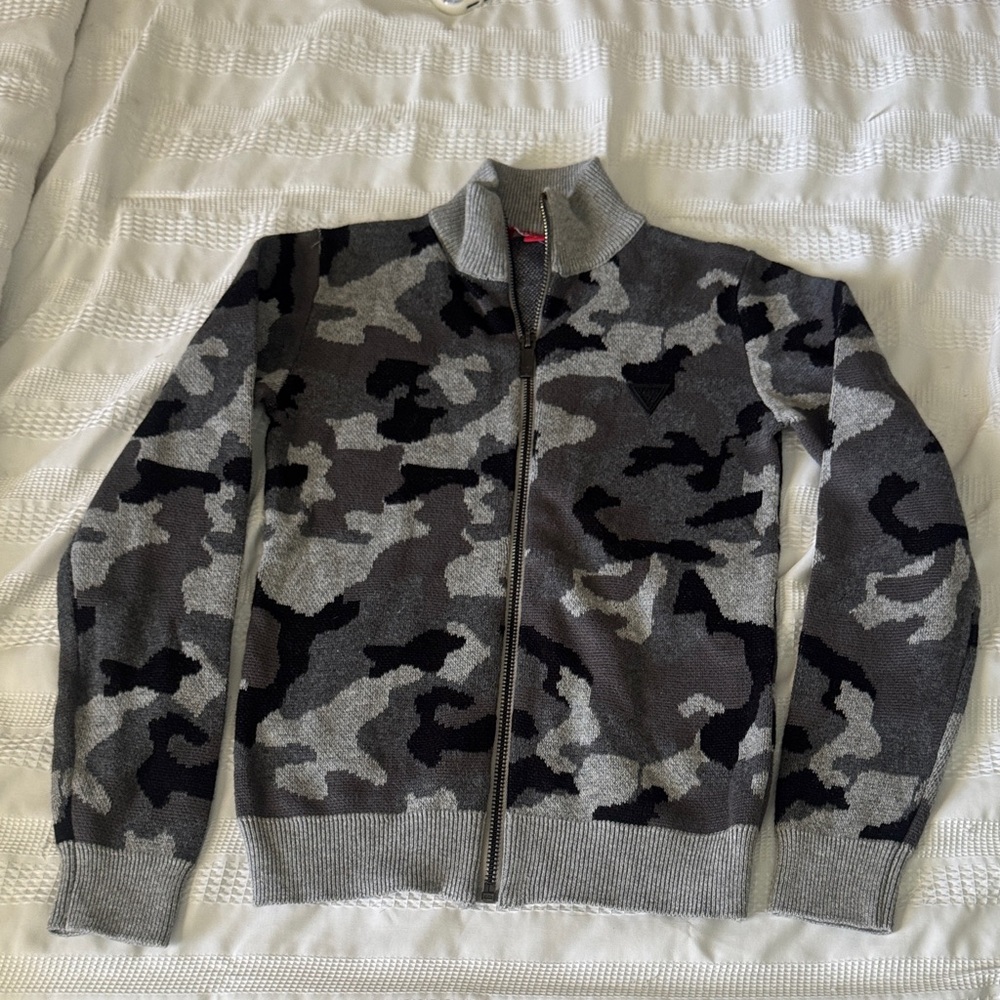 Guess boys Black and Gray Camouflage Zip-Up Sweater size 7